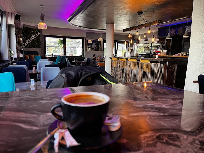 Innenraum des Café Caramella